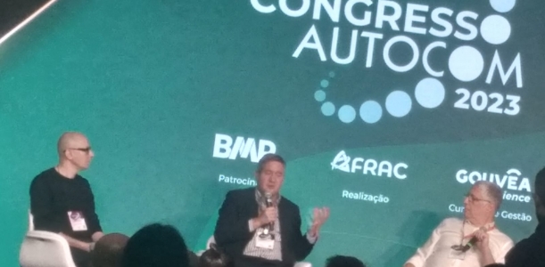 Autocom, Global Celebrity Traduções, parceria, automação comercial, tradução simultânea, eventos corporativos, conferências internacionais, equipamentos de ponta, profissionais capacitados, comunicação efetiva, vanguarda, sucesso dos negócios